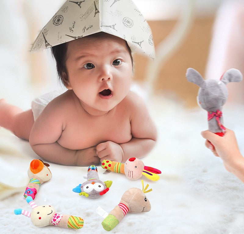 Bebê chocalho de pelúcia animal, móbile educativo e divertido para berço — ideal para recém-nascidos de 0 a 12 meses!