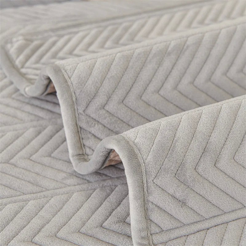 Capa de Sofá Universal em Veludo Premium, Padrão Geométrico Moderno | Toque Macio e Confortável