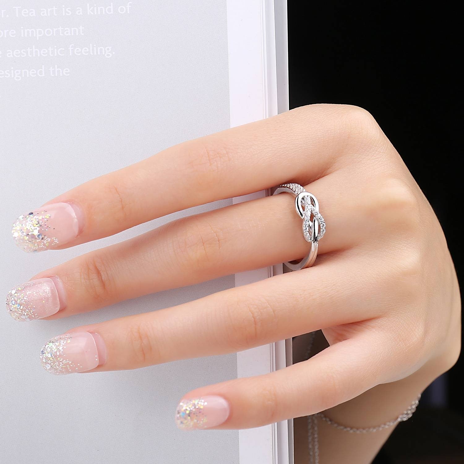 Anel de declaração em Prata Esterlina 925 com nó do infinito ?? e pedra preciosa ? — símbolo de amor eterno!