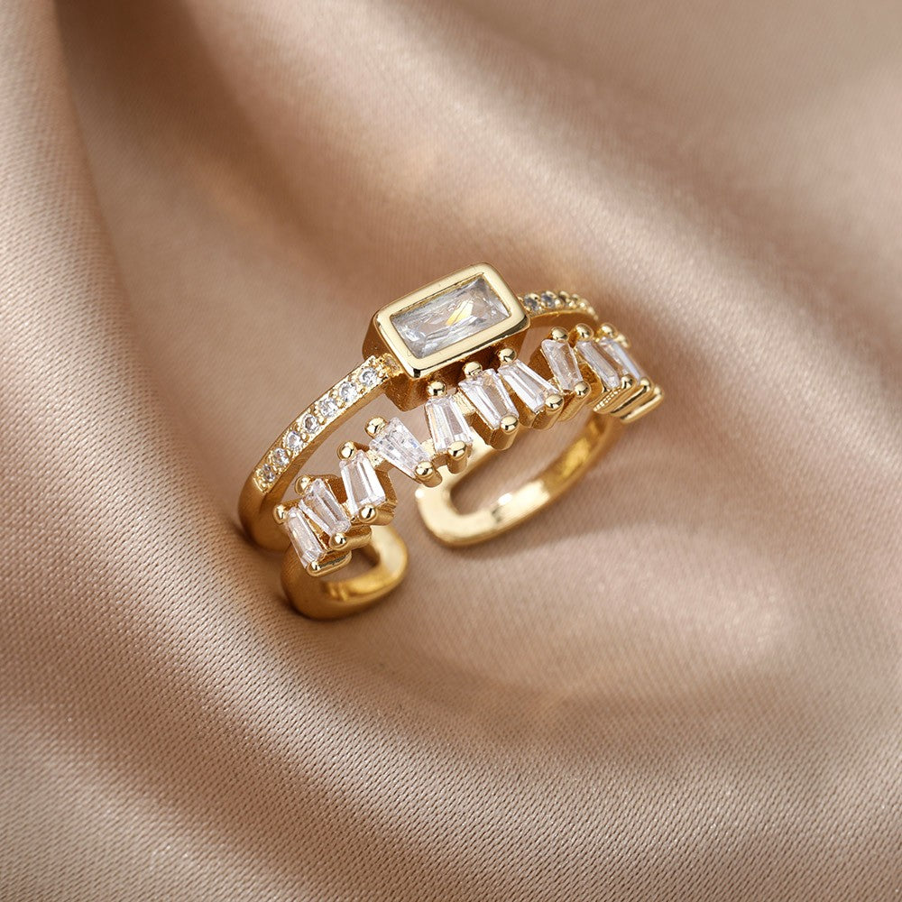 Anel de Zircão Verde Clássico ? | Design Irregular em Camada Dupla ? | Aço Inoxidável Banhado a Ouro ? | Ajustável, Ideal para Casamento ?