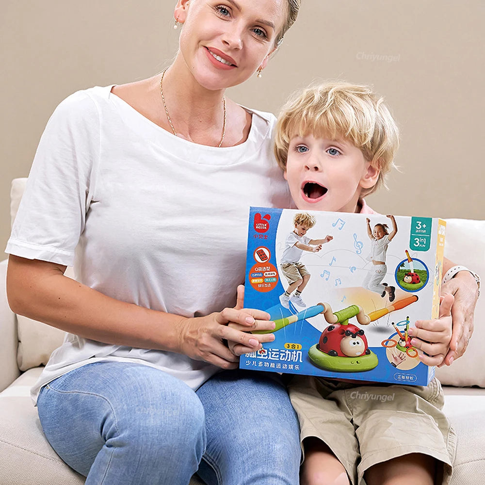 Brinquedo 3 em 1 Esportivo e Interativo – Joaninha Musical com Jogo de Arremesso de Anel, Pulo Divertido e Lançador de Foguetes