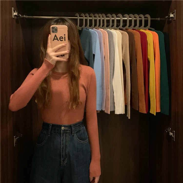 Nova blusa feminina 2025 para outono e inverno, manga longa, pulôver básico com pescoço elástico e estilo sólido em malha jumper.