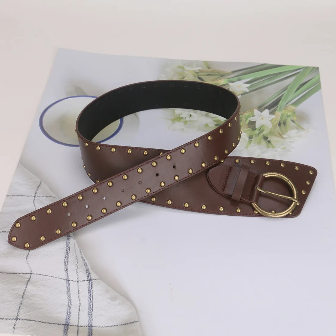 Fivela para Cinto com Rebites para Senhoras Fivela de Bronze com Parafuso Prisioneiro Ideal para Decorar a Cintura Perfeita para Vestidos e Casacos no Estilo Cowgirl