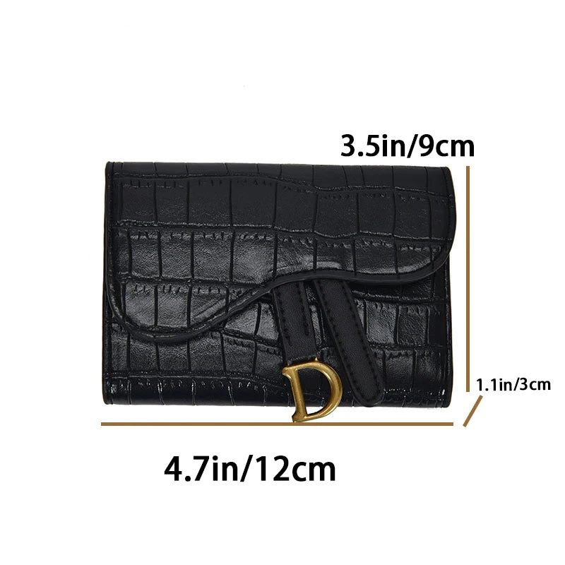 Nova Carteira Pequena Feminina 2023! Edição Coreana com Relevo de Crocodilo Design Exclusivo em Forma de D com Fivela Zero!