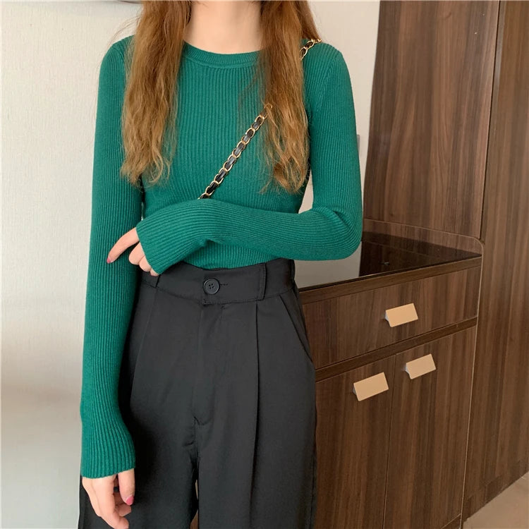 Nova blusa feminina 2025 para outono e inverno, manga longa, pulôver básico com pescoço elástico e estilo sólido em malha jumper.