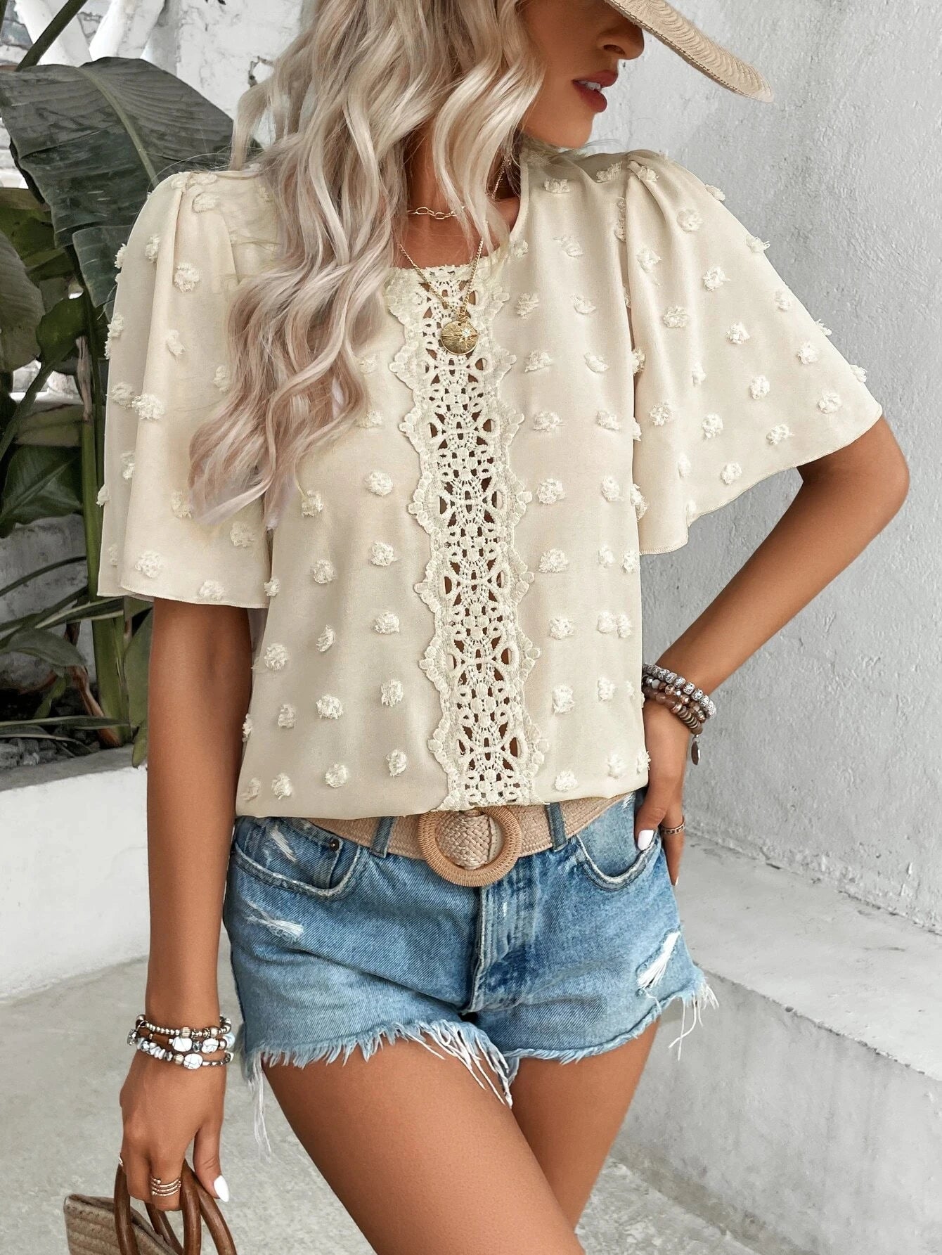 Camisa de gola redonda vazada para mulheres, estilo europeu e americano, elegante e sofisticada.