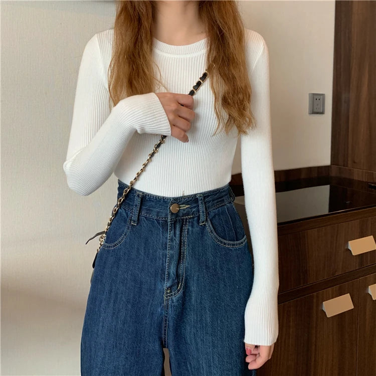 Nova blusa feminina 2025 para outono e inverno, manga longa, pulôver básico com pescoço elástico e estilo sólido em malha jumper.