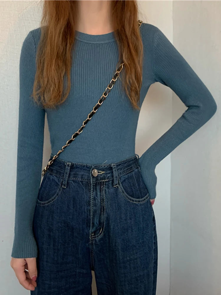 Nova blusa feminina 2025 para outono e inverno, manga longa, pulôver básico com pescoço elástico e estilo sólido em malha jumper.