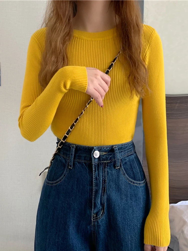 Nova blusa feminina 2025 para outono e inverno, manga longa, pulôver básico com pescoço elástico e estilo sólido em malha jumper.