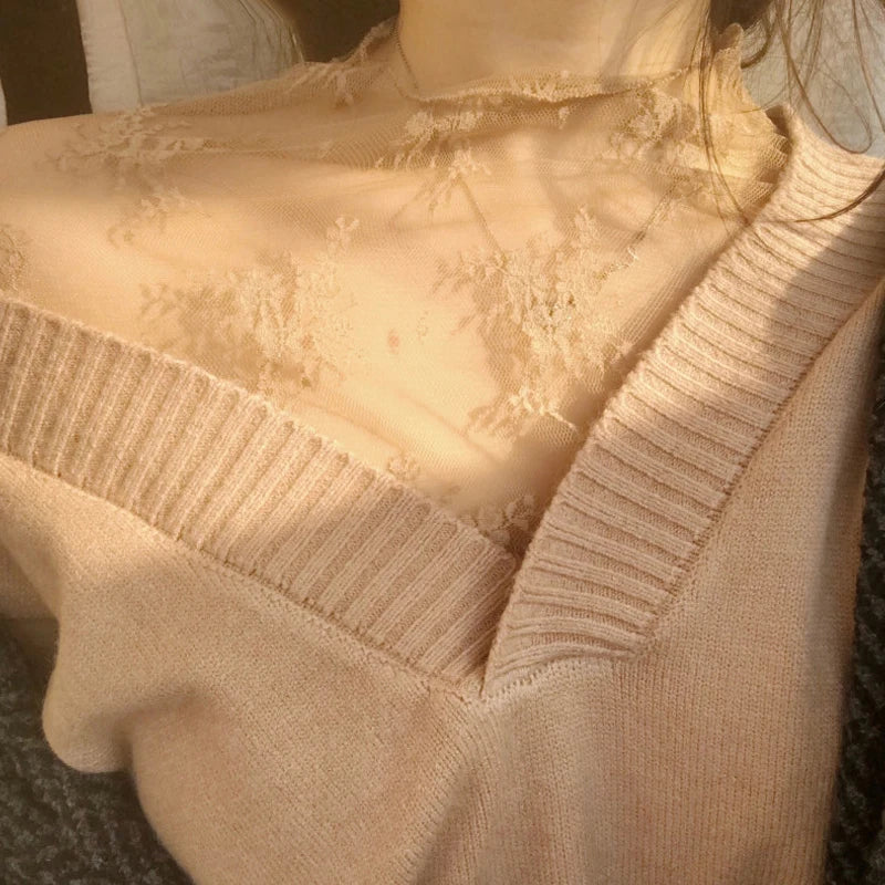 Blusa Feminina Elegante e Sexy, T-shirt de malha feminina com manga longa, detalhe em renda e efeito transparente.