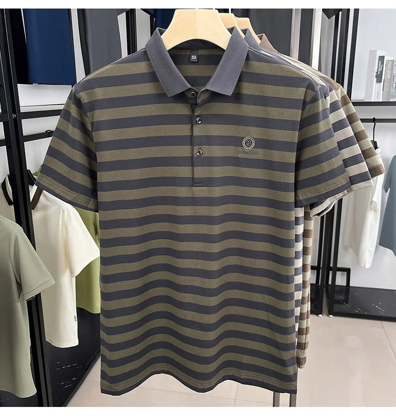 Camiseta masculina de manga curta, listrada e de alta qualidade, perfeita para o verão de 2025. Com bordado da letra "B" da marca de luxo, esta peça é ideal para um look casual e elegante.