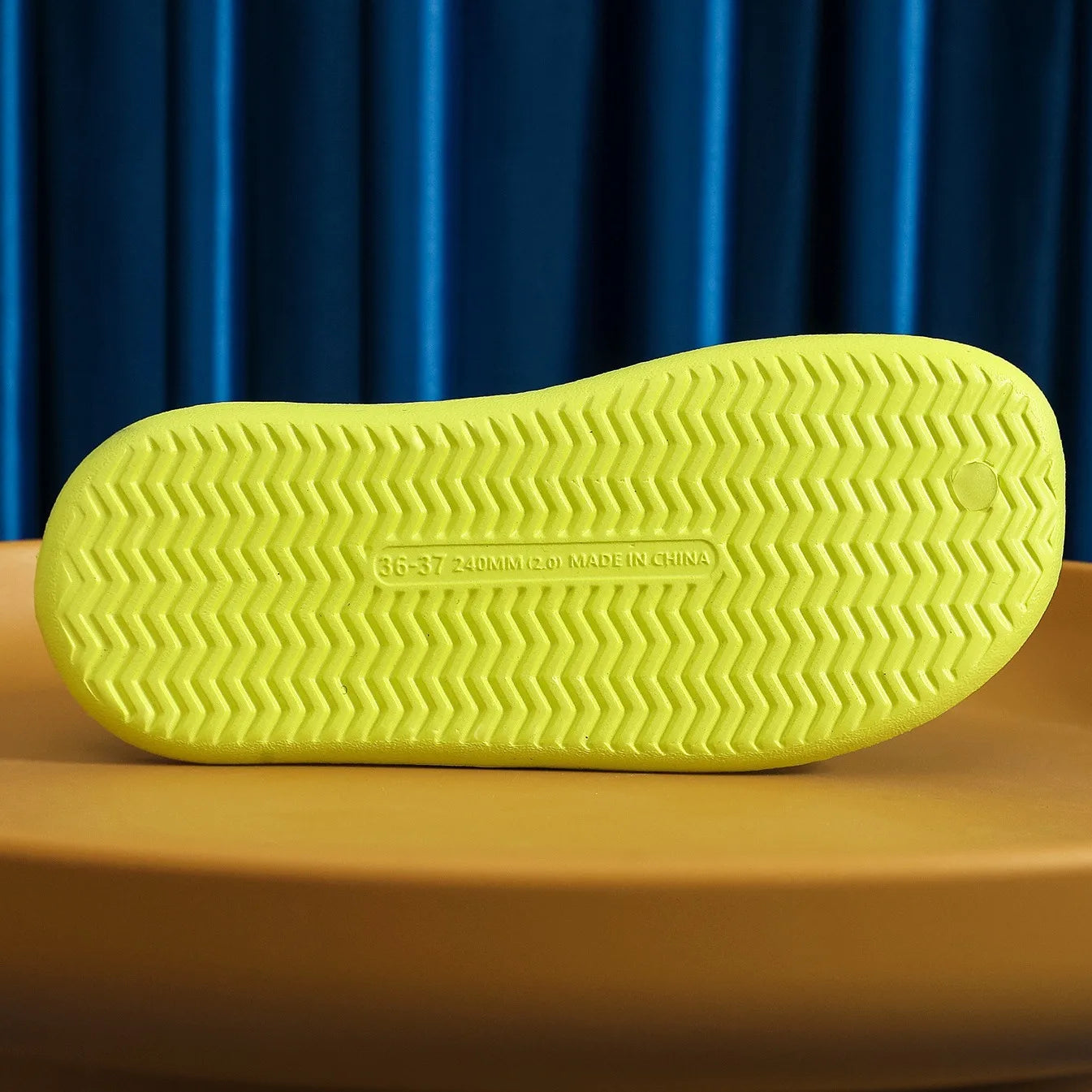 Chinelos Femininos: Chinelos Planos Leves e Confortáveis em EVA Respirável, Estilo Férias, Praia, Chuveiro, Verão, Disponíveis em 5 Cores, Tamanhos 36-41.