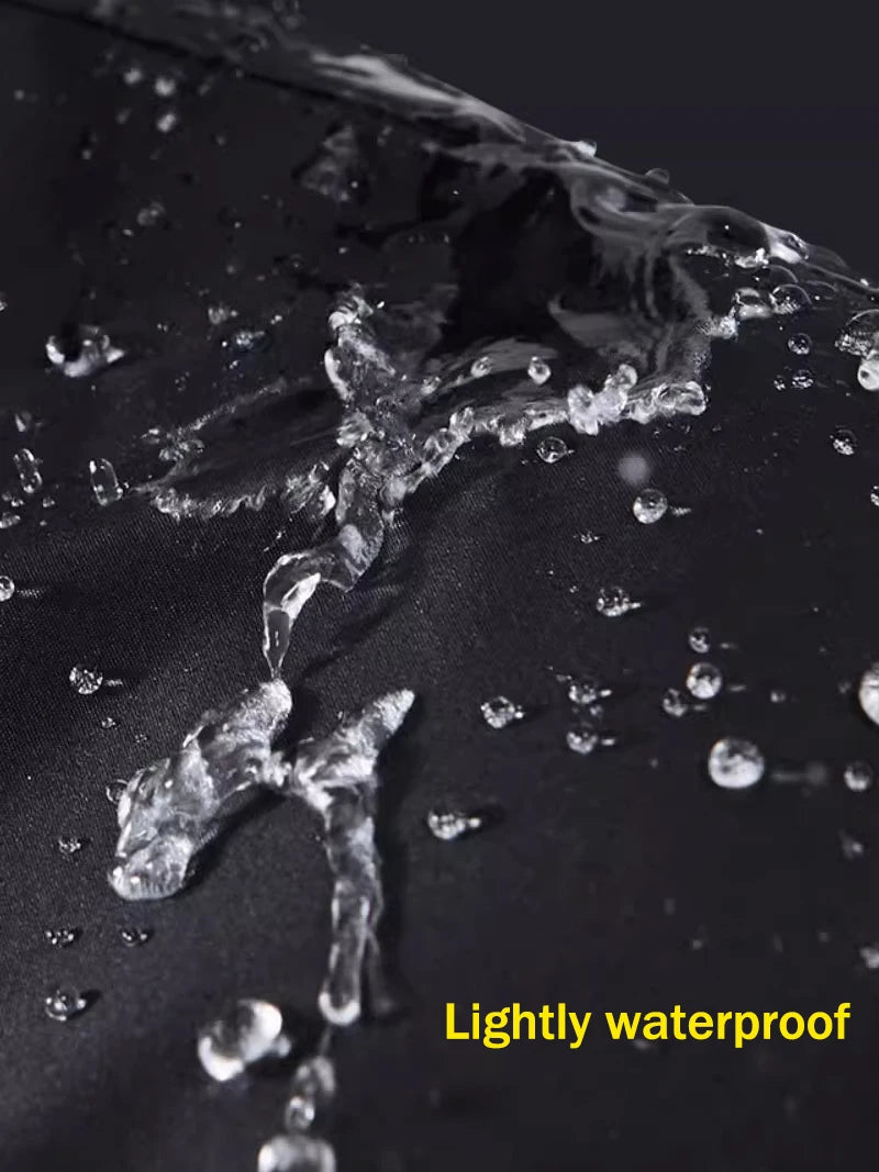 Jaqueta impermeável masculina para atividades ao ar livre, tipo softshell, com zíper e capuz. Ideal para caminhadas e acampamentos, é leve e perfeita para a primavera e outono.