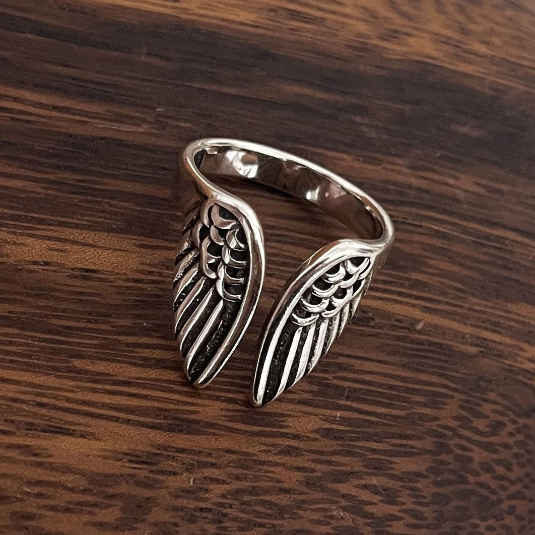 Anel Ajustável Aberto em Prata Esterlina 925 – Design de Asa, Joia Fina para Mulheres e Homens, Ideal para Festa, Presente ou Aniversário.
