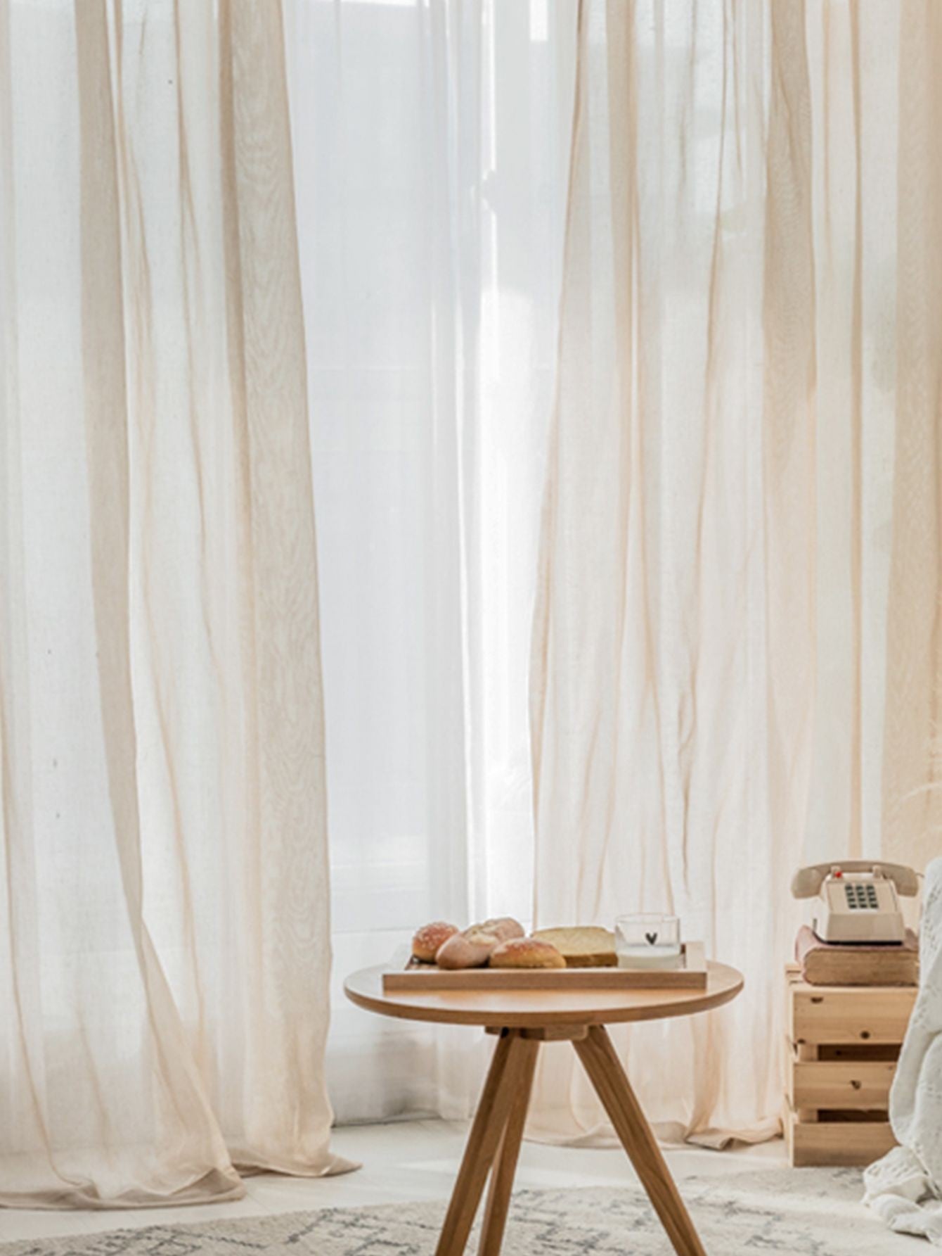 Cortina leve de linho estilo japonês – ideal para janelas de baía, varandas e ambientes asiáticos. Design elegante com opção blackout.