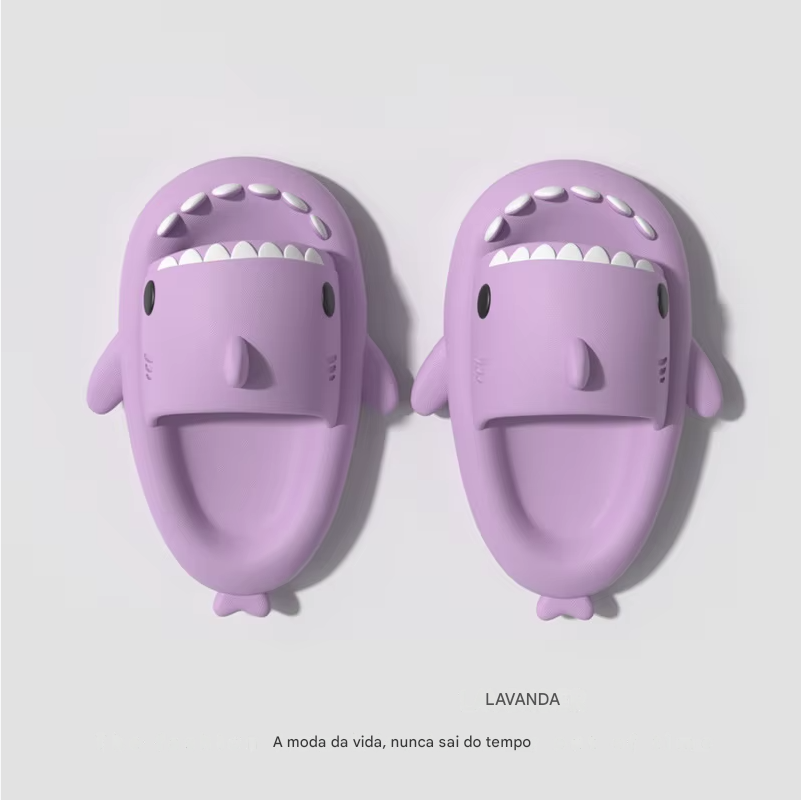 Apresentamos nossos chinelos de tubarão para mulheres e homens! Perfeitos para a praia ou para relaxar em casa, esses slides engraçados são a escolha ideal para casais que buscam conforto e estilo.