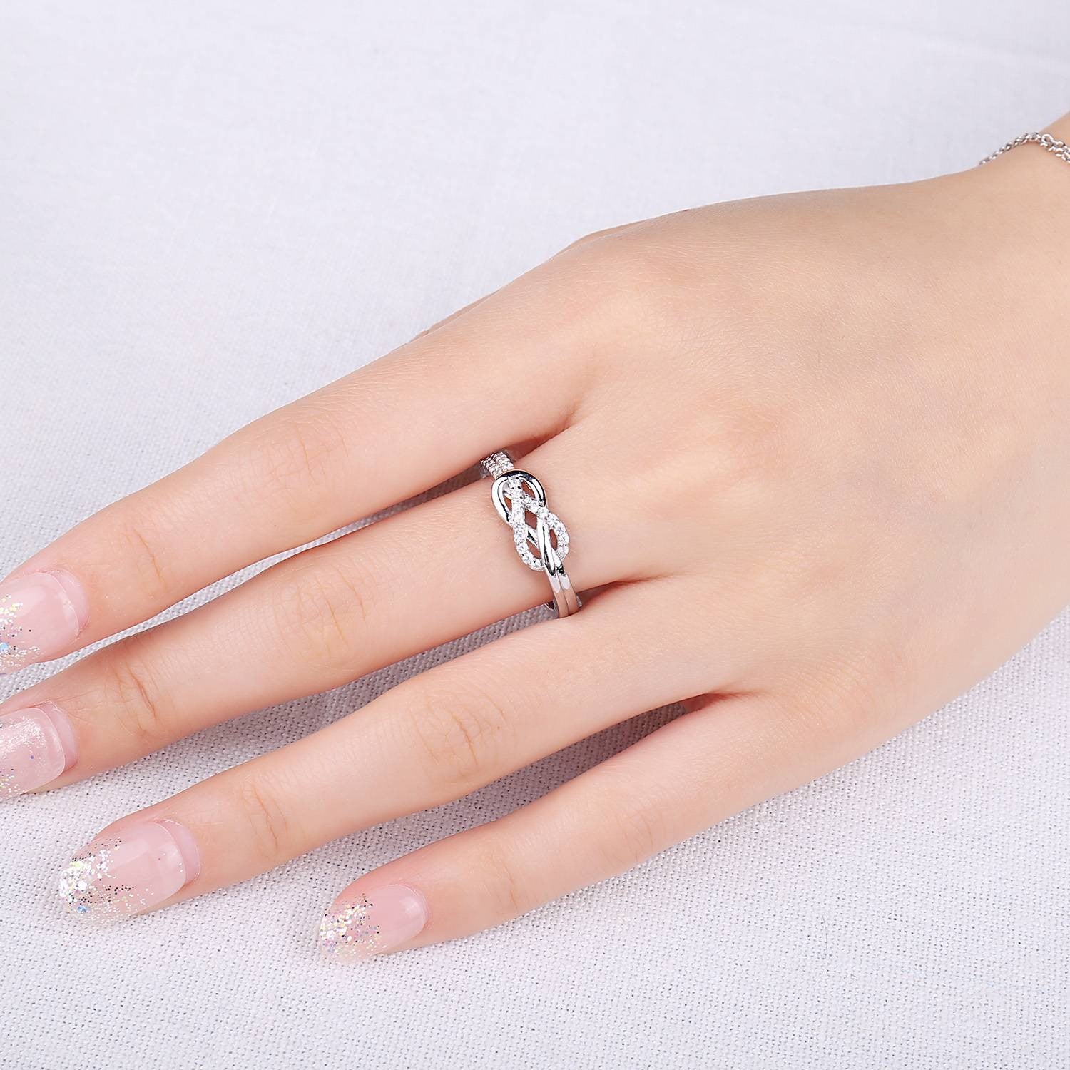 Anel de declaração em Prata Esterlina 925 com nó do infinito ?? e pedra preciosa ? — símbolo de amor eterno!