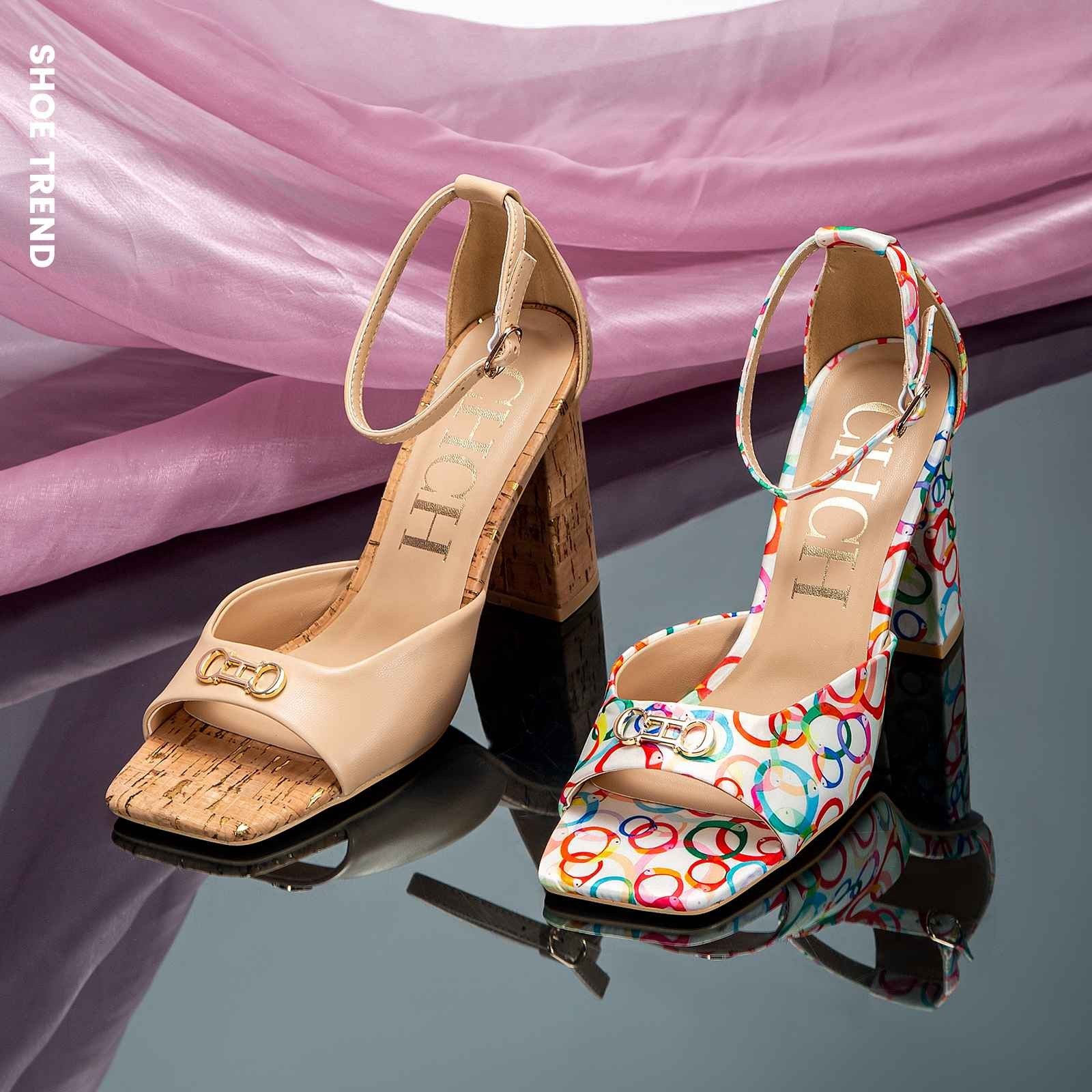 Salto alto feminino com flor metálica  – elegância e luxo para festas inesquecíveis!