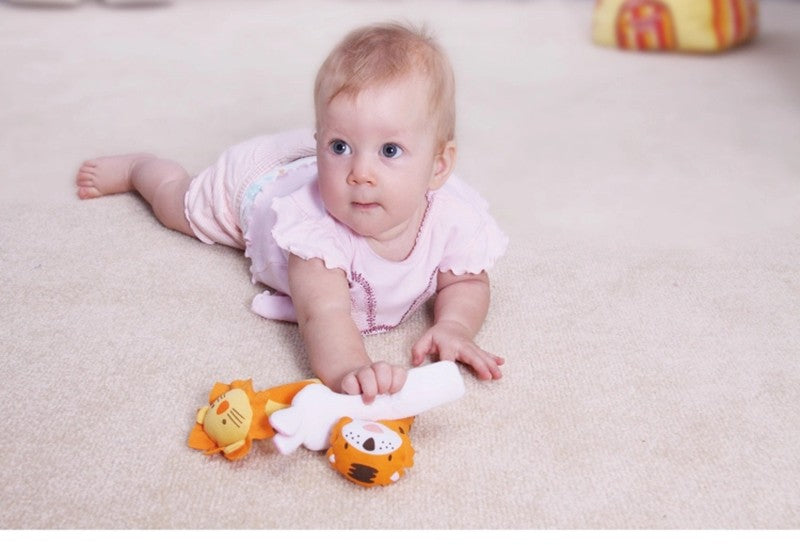 Bebê chocalho de pelúcia animal, móbile educativo e divertido para berço — ideal para recém-nascidos de 0 a 12 meses!
