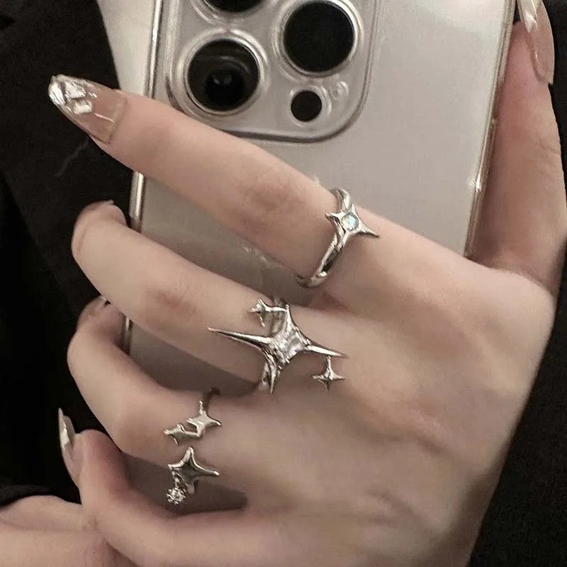? Anel Vintage Irregular com Cruz e Estrela — Aberto, Ajustável, Unissex, estilo Punk Gótico Y2K, perfeito para Casais, E-Girls, com tira colorida — Jóia Moderna, Presente Ideal!