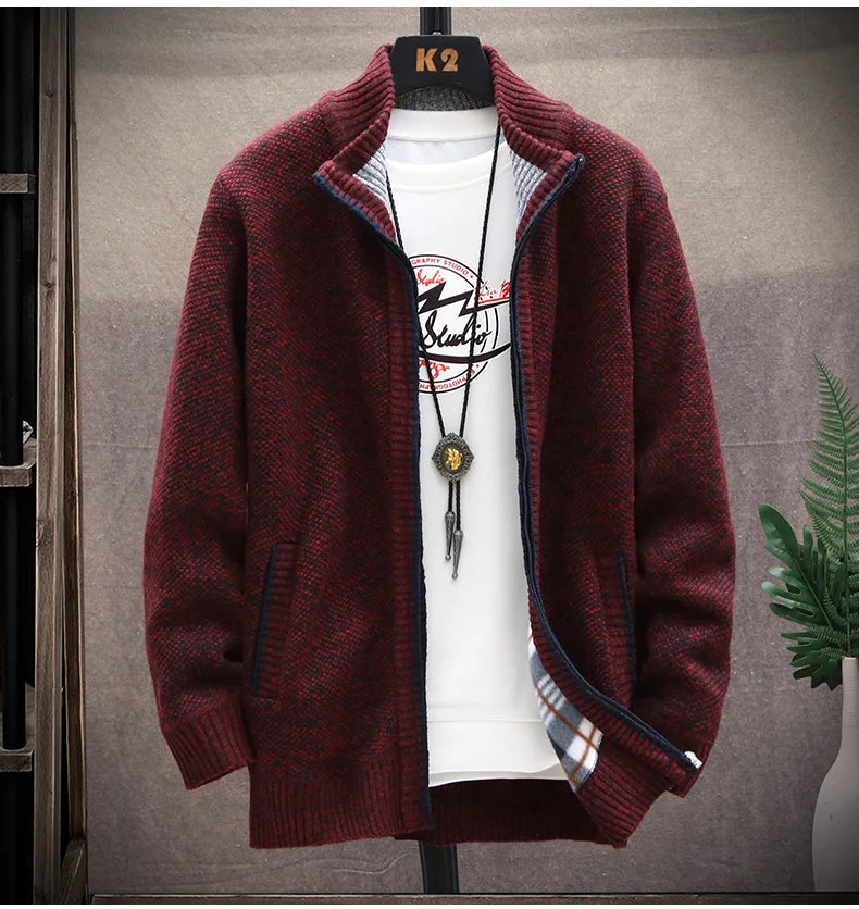 Blusas de lã masculinas para outono e inverno, com zíper. Este cardigan coreano é quente e esportivo, perfeito para os meses frios. Disponível em marrom, é uma peça versátil para o guarda-roupa masculino.