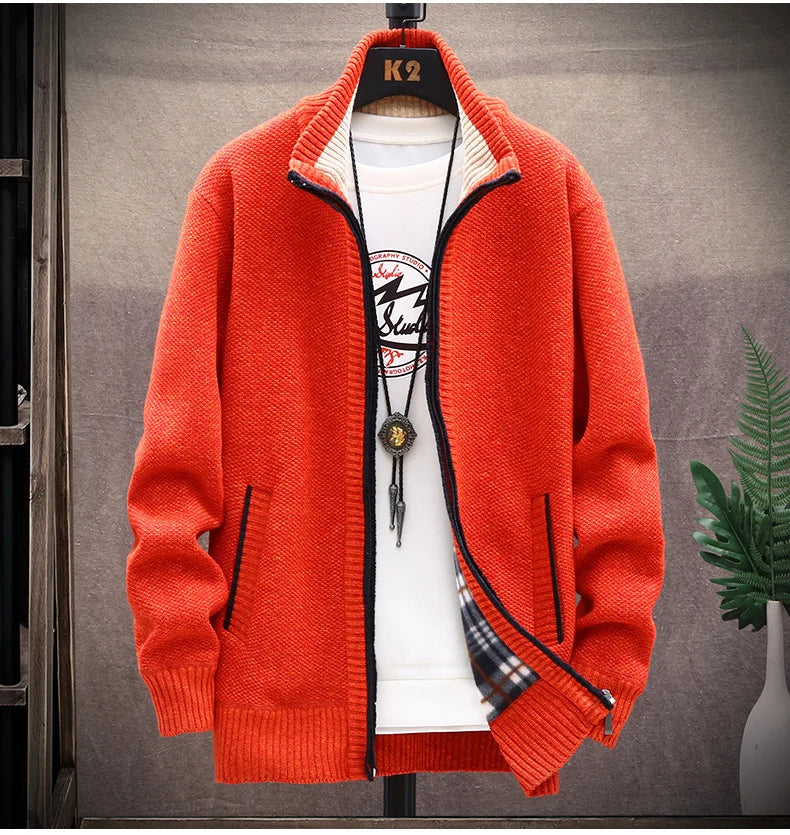 Blusas de lã masculinas para outono e inverno, com zíper. Este cardigan coreano é quente e esportivo, perfeito para os meses frios. Disponível em marrom, é uma peça versátil para o guarda-roupa masculino.