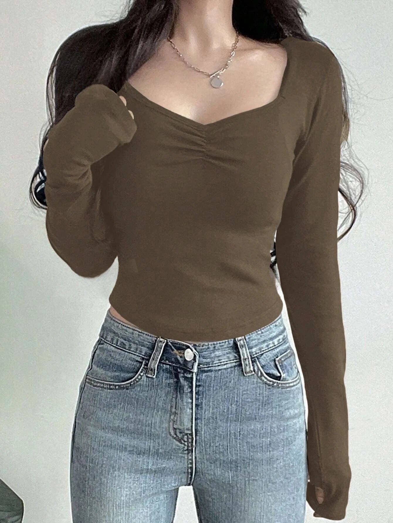 Camisetas femininas de manga longa – Camisas básicas justas com decote em V, sexy e na moda para o outono.