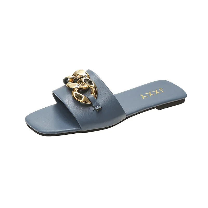2024: Nova Moda Feminina - Chinelos de Dedo com Ponta Quadrada, Chinelos Planos, Sandálias de Praia, Flip Flops com Decoração de Metal, Sapatos Casuais.