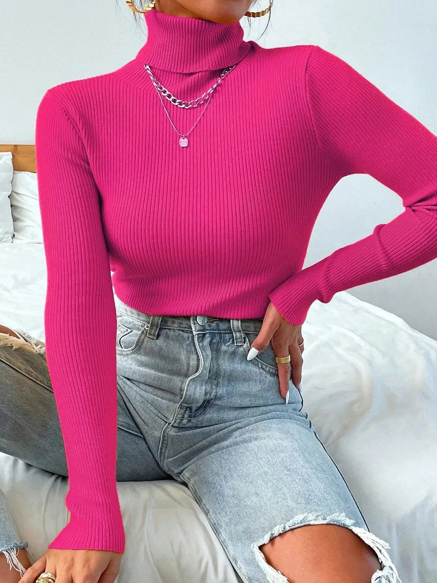 Blusa Feminina de Malha – Outono/Inverno 2025! Prepare-se para os dias mais frios com estilo! Nossa blusa de manga longa apresenta uma gola alta dobrável com delicadas nervuras, oferecendo um toque de elegância.