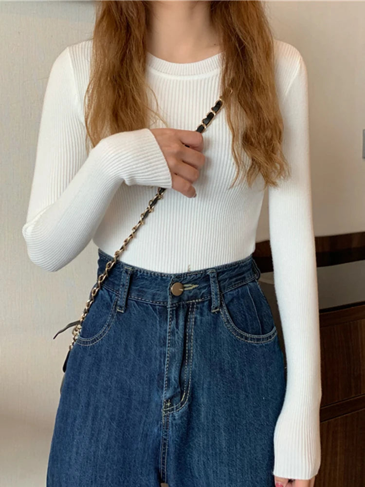 Nova blusa feminina 2025 para outono e inverno, manga longa, pulôver básico com pescoço elástico e estilo sólido em malha jumper.