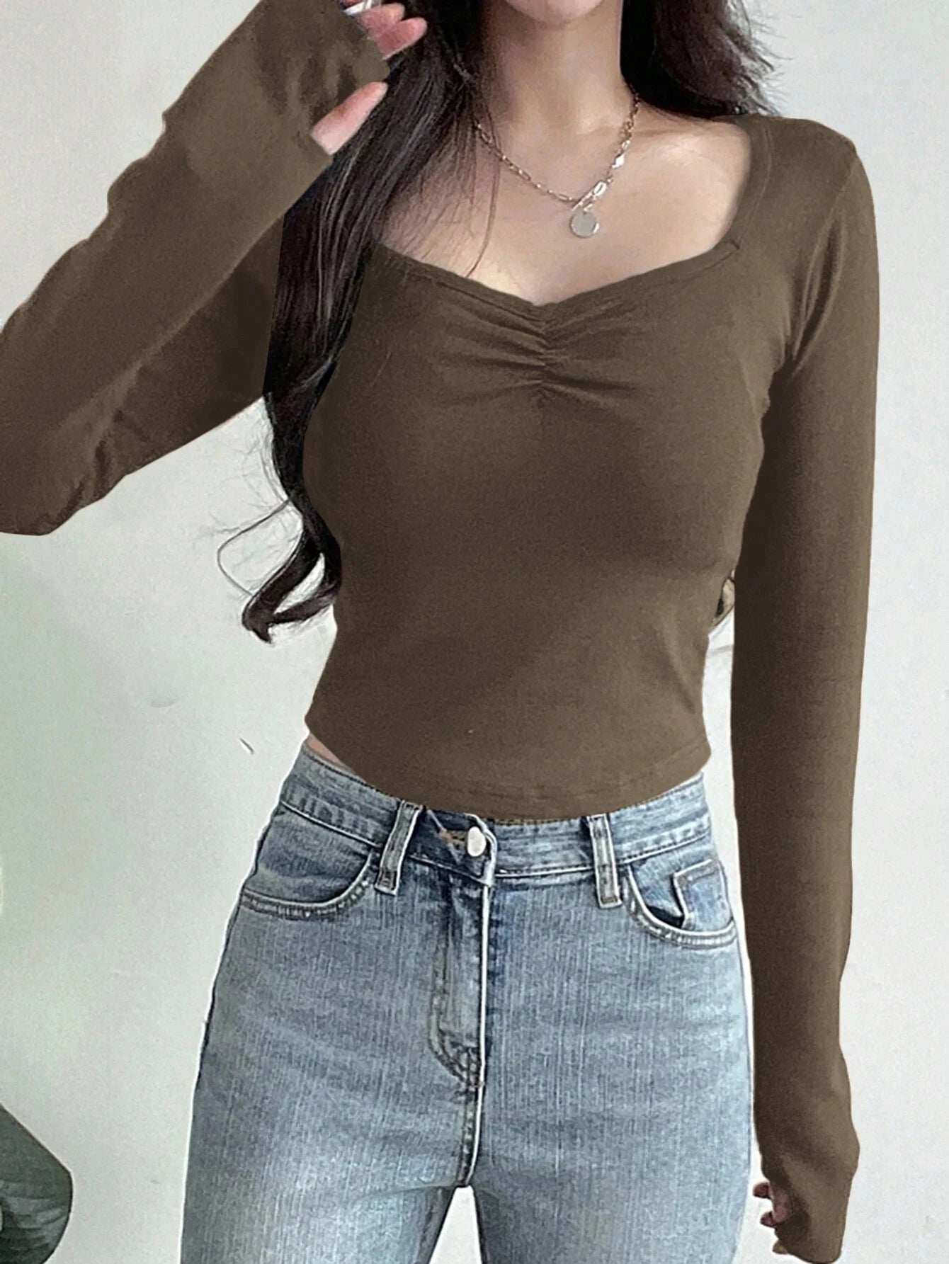 Camisetas femininas de manga longa – Camisas básicas justas com decote em V, sexy e na moda para o outono.