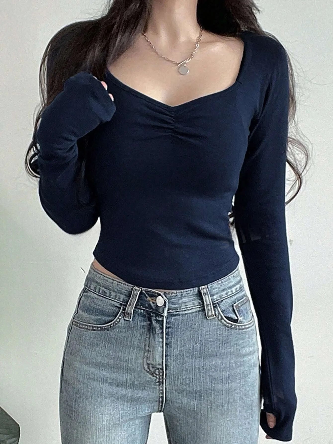 Camisetas femininas de manga longa – Camisas básicas justas com decote em V, sexy e na moda para o outono.