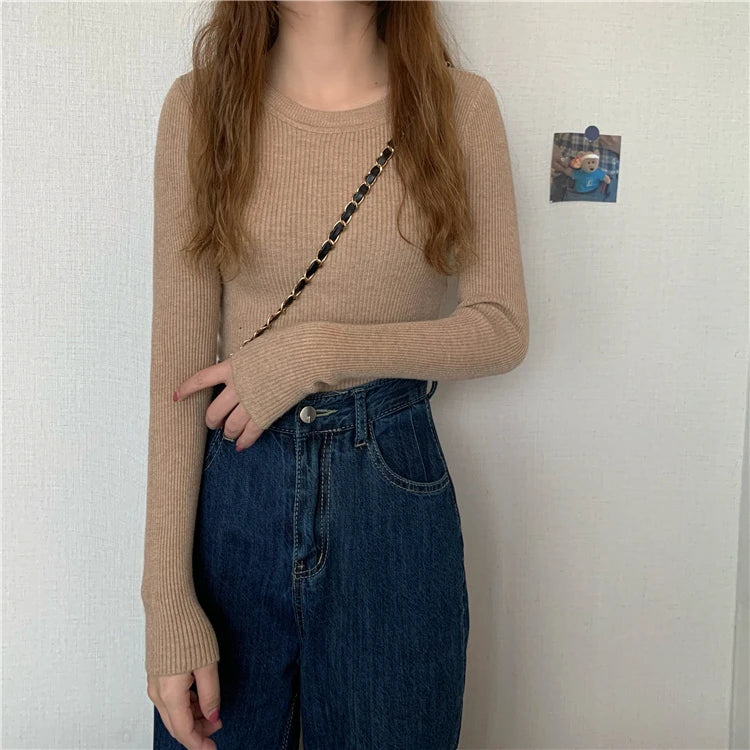 Nova blusa feminina 2025 para outono e inverno, manga longa, pulôver básico com pescoço elástico e estilo sólido em malha jumper.