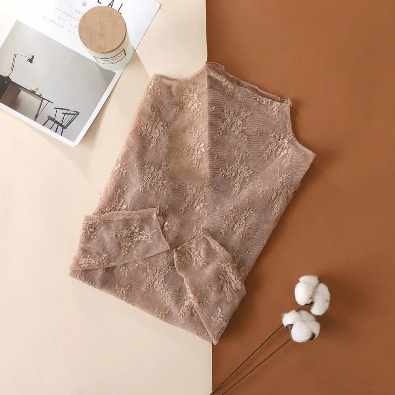 Blusa Feminina Elegante e Sexy, T-shirt de malha feminina com manga longa, detalhe em renda e efeito transparente.