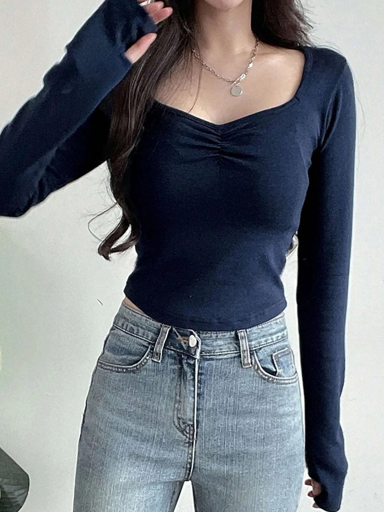 Camisetas femininas de manga longa – Camisas básicas justas com decote em V, sexy e na moda para o outono.