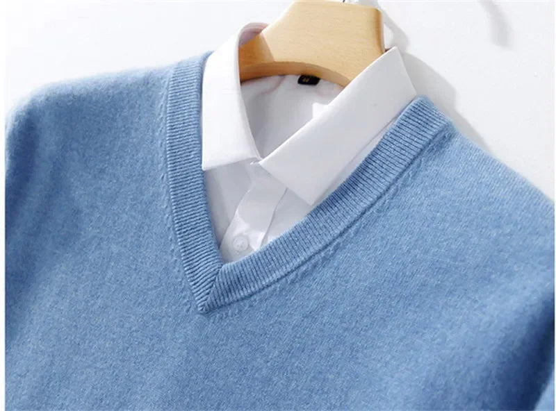 Blusa de caxemira macia masculina, ideal para outono e inverno, com decote em V e ajuste confortável, perfeita para looks casuais e de negócios.