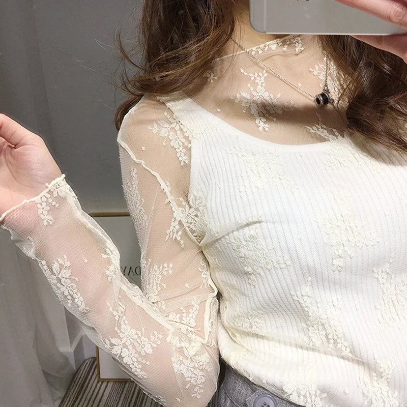 Blusa feminina de renda com camiseta de fundo, primavera e outono, manga longa, malha colheita. Topo estilo estrangeiro, sexy, com detalhes ocos e gola alta.
