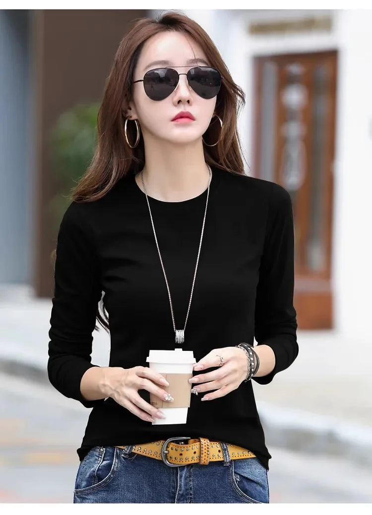 Camiseta feminina slim fit de manga longa com gola redonda, estilo simples e elegante, decorada com detalhes em linha, perfeita para o outono e inverno, feita de poliéster.