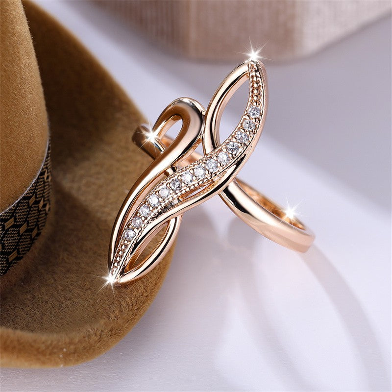 Anel Infinito Exclusivo para Mulheres, com Design de Folhas Geométricas de Árvore, Aliança de Casamento em Champanhe Dourado com Zircônia Branca – Anel de Coquetel Ideal para Festas.